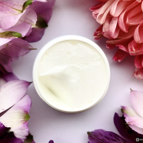 Red Clay & Rosehip Brightening Mask
